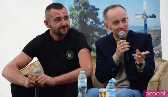 Raz, dwa, trzy Matka Boża patrzy - spotkanie autorskie Tomasza Karamona w Bardzie