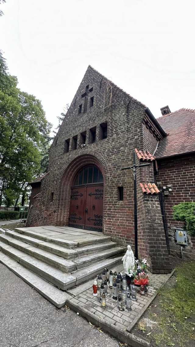Remont zabytkowego domu pogrzebowego z kaplicą na cmentarzu komunalnym w Ziębicach
