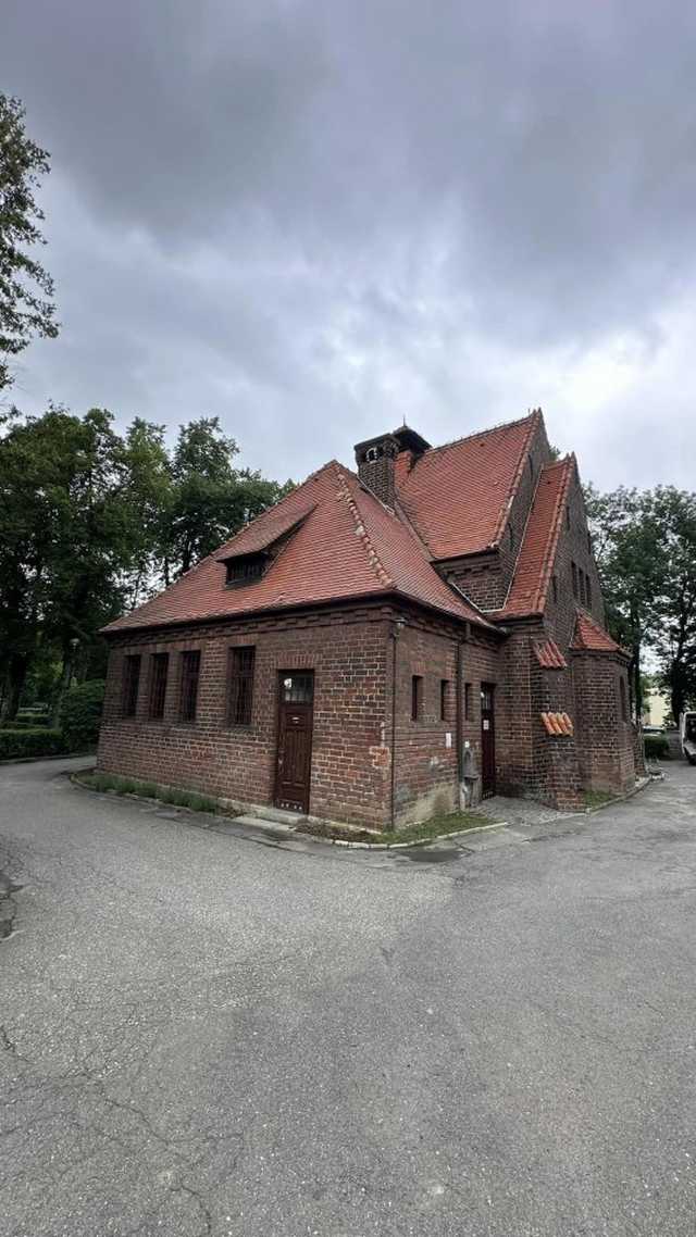 Remont zabytkowego domu pogrzebowego z kaplicą na cmentarzu komunalnym w Ziębicach