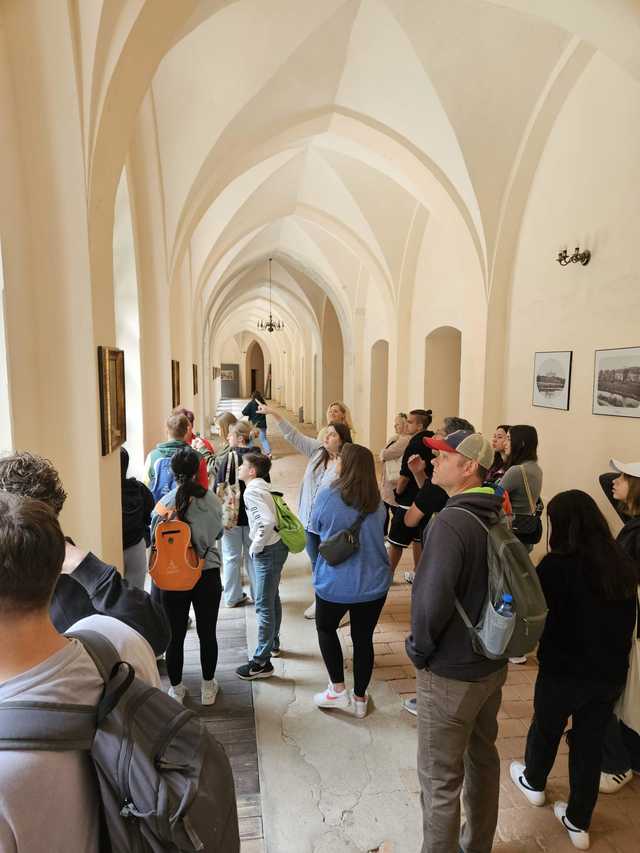 [FOTO] Młodzi Amerykanie poznają zabytki powiatu