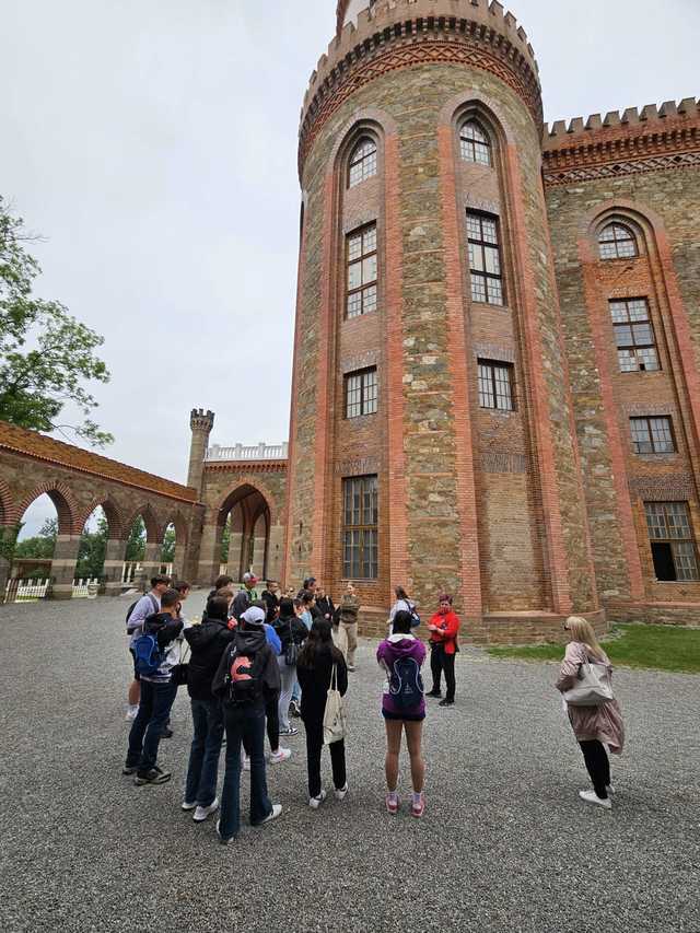 [FOTO] Młodzi Amerykanie poznają zabytki powiatu