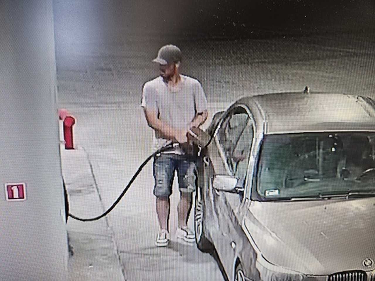 Kradzież tablic rejestracyjnych i kradzież paliwa. Policja poszukuje tego mężczyzny!