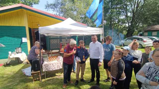 Kamienieccy wędkarze zorganizowali piknik dla dzieci ze szkół specjalnych