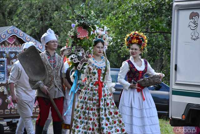 [WIDEO/FOTO] Parada świętojańsko-piernikowa rozpoczęła tegoroczne Dni Barda