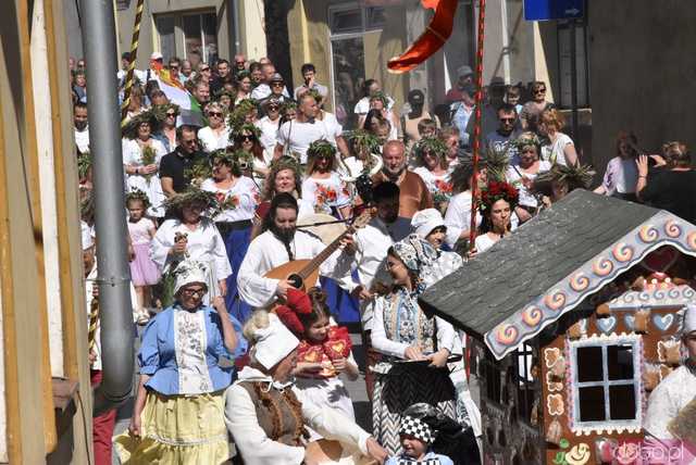 [WIDEO/FOTO] Parada świętojańsko-piernikowa rozpoczęła tegoroczne Dni Barda