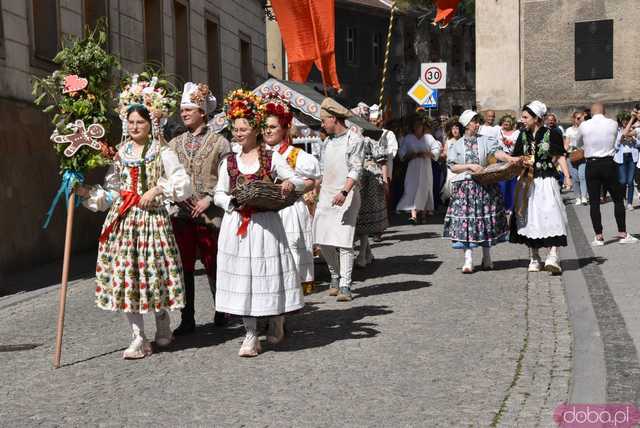 [WIDEO/FOTO] Parada świętojańsko-piernikowa rozpoczęła tegoroczne Dni Barda
