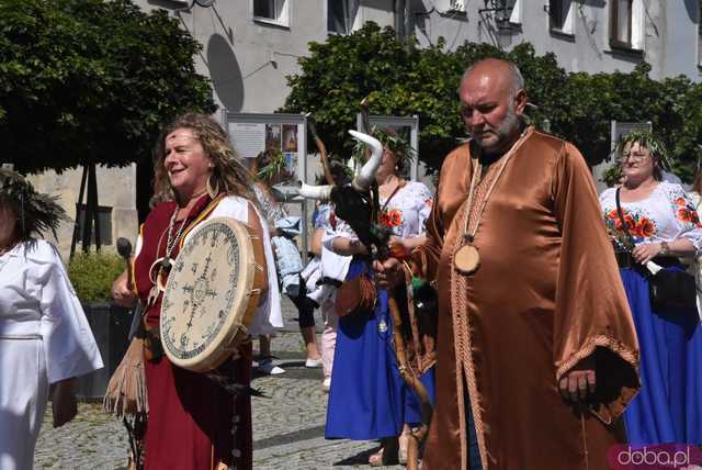 [WIDEO/FOTO] Parada świętojańsko-piernikowa rozpoczęła tegoroczne Dni Barda