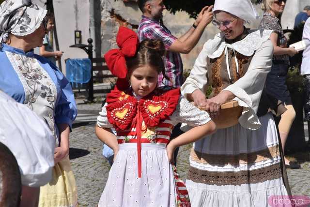 [WIDEO/FOTO] Parada świętojańsko-piernikowa rozpoczęła tegoroczne Dni Barda
