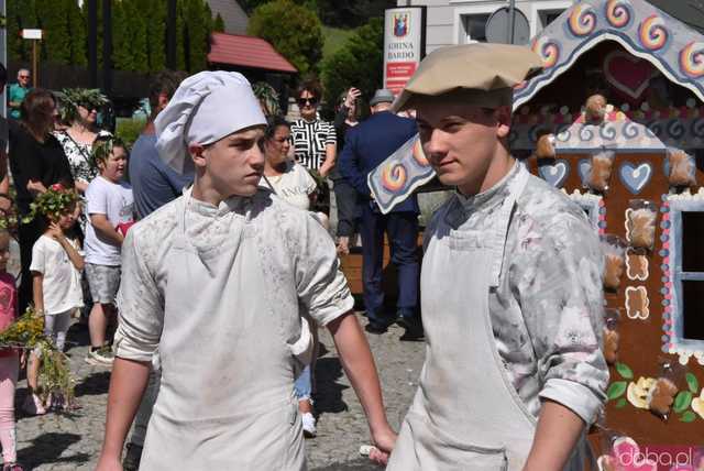 [WIDEO/FOTO] Parada świętojańsko-piernikowa rozpoczęła tegoroczne Dni Barda