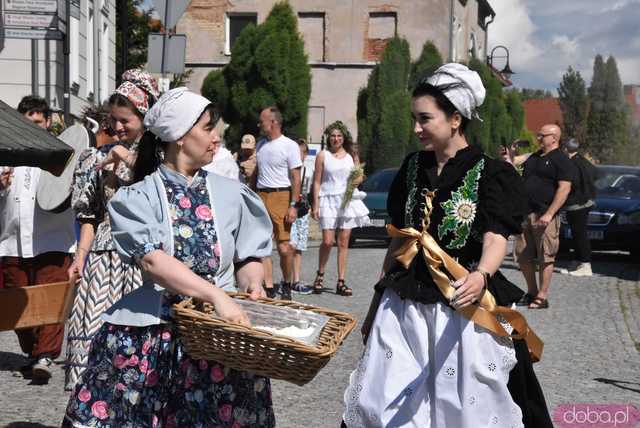 [WIDEO/FOTO] Parada świętojańsko-piernikowa rozpoczęła tegoroczne Dni Barda