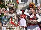 [WIDEO/FOTO] Parada świętojańsko-piernikowa rozpoczęła tegoroczne Dni Barda