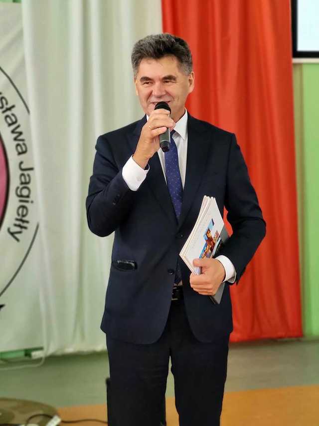 Najlepsi uczniowie szkół ponadpodstawowych nagrodzeni przez Zarząd Powiatu Ząbkowickiego 