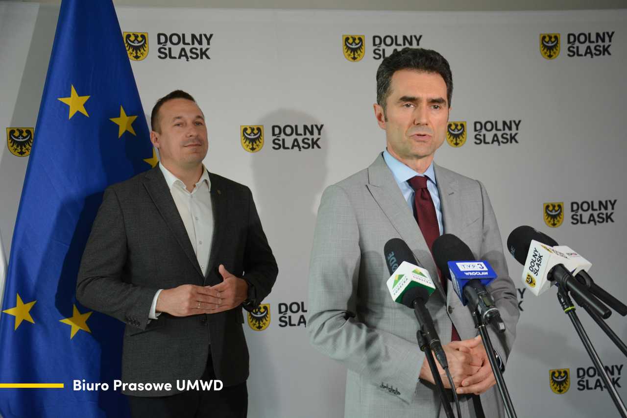 Rozwój kolei na Dolnym Śląsku. Minister zapowiedział rewitalizację dwóch linii kolejowych w powiecie ząbkowickim