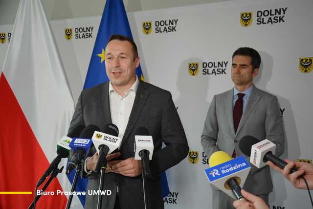 Rozwój kolei na Dolnym Śląsku. Minister zapowiedział rewitalizację dwóch linii kolejowych w powiecie ząbkowickim
