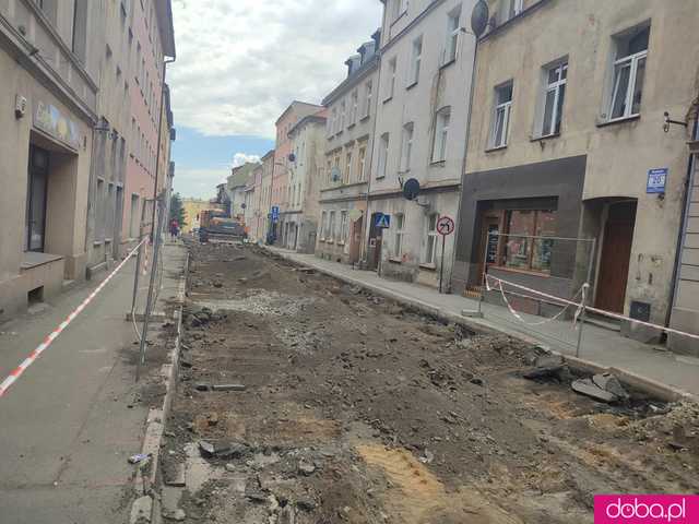 Trwa przebudowa ulicy Armii Krajowej w Ząbkowicach Śląskich 