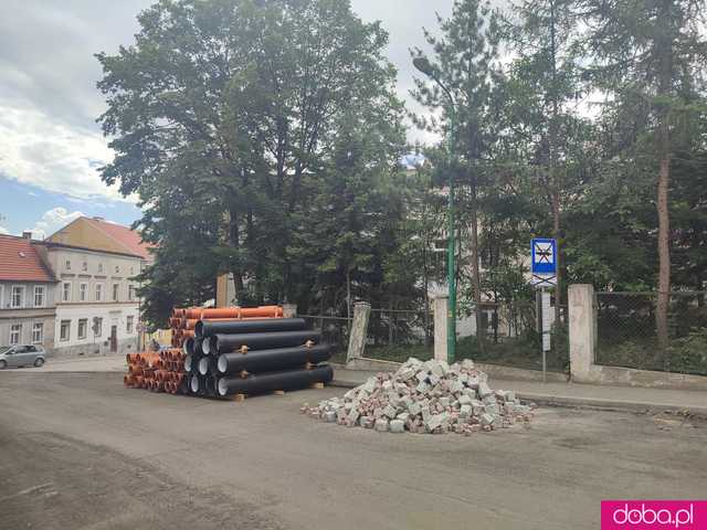 Trwa przebudowa ulicy Armii Krajowej w Ząbkowicach Śląskich 