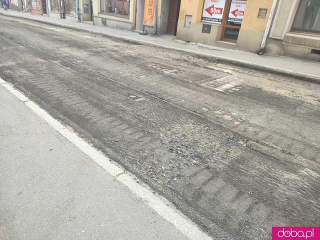 Trwa przebudowa ulicy Armii Krajowej w Ząbkowicach Śląskich 