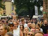 Dni i Noce Krzywej Wieży w strugach deszczu