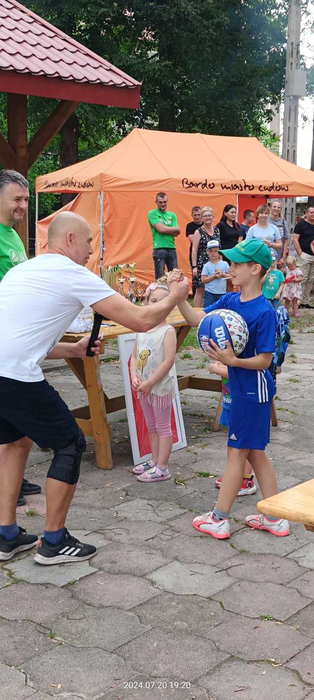 [FOTO] KS Cis Brzeźnica celebrował 25-lecie istnienia. Atrakcji nie brakowało