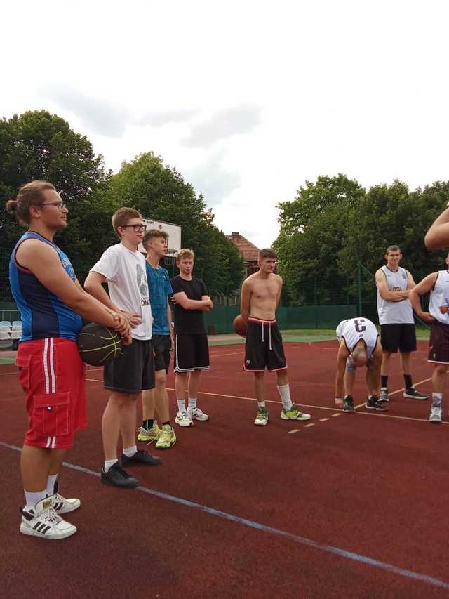 [FOTO/WYNIKI] Rywalizowali w turnieju koszykarskich trójek w Ząbkowicach Śląskich