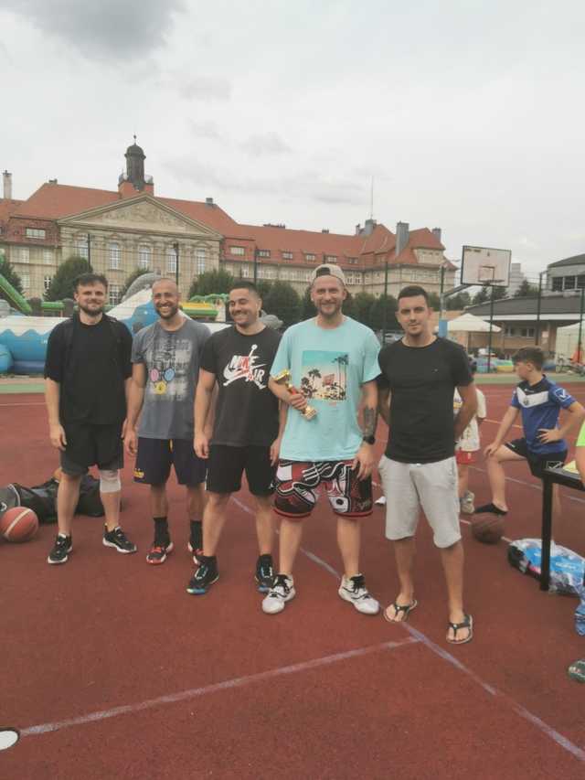 [FOTO/WYNIKI] Rywalizowali w turnieju koszykarskich trójek w Ząbkowicach Śląskich