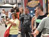[FOTO] Zabytkowe pojazdy zawitały na ząbkowicki rynek w ostatni dzień rajdu Tylko dla Zuchwałych