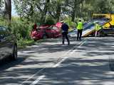 [FOTO] Stracił panowanie nad pojazdem, wpadł do rowu i uderzył w drzewo