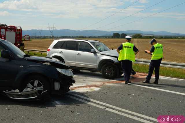 Wypadek na ósemce w Ząbkowicach Śląskich. Dwa śmigłowce LPR w akcji