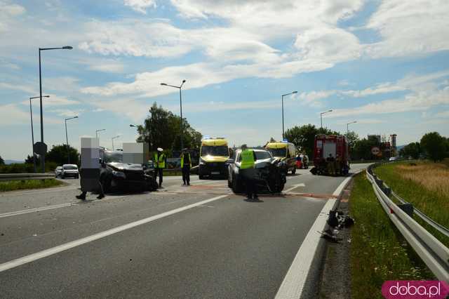 Wypadek na ósemce w Ząbkowicach Śląskich. Dwa śmigłowce LPR w akcji
