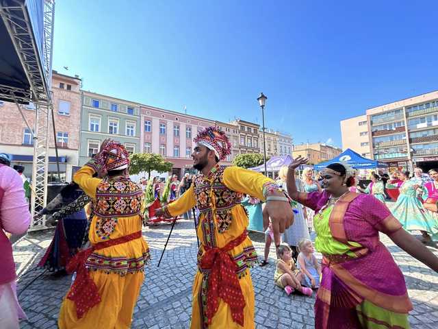  Hinduski taniec i muzyka na ząbkowickim rynku