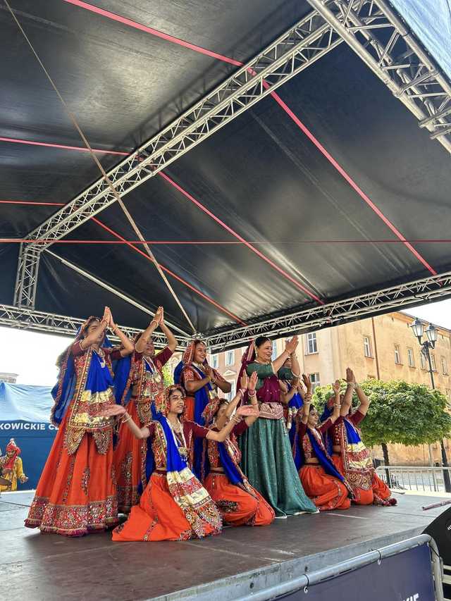  Hinduski taniec i muzyka na ząbkowickim rynku