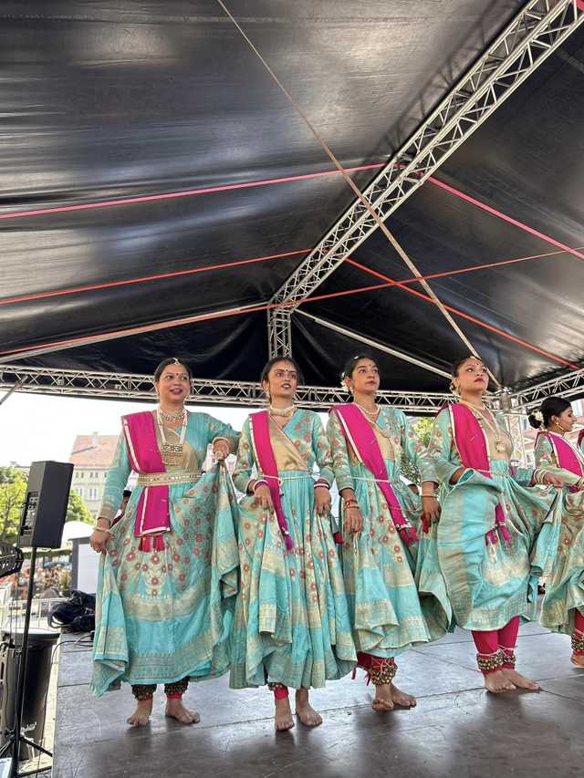  Hinduski taniec i muzyka na ząbkowickim rynku