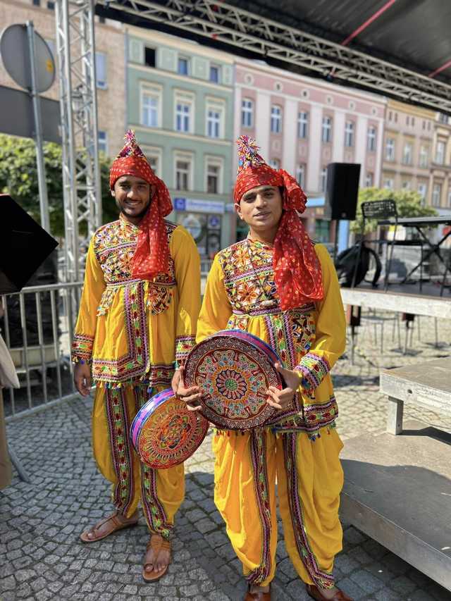  Hinduski taniec i muzyka na ząbkowickim rynku