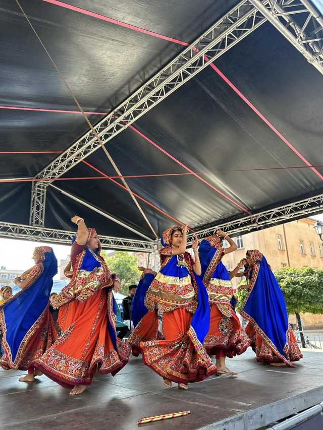  Hinduski taniec i muzyka na ząbkowickim rynku