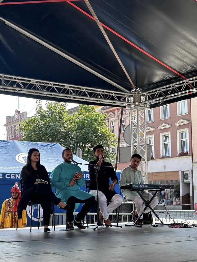  Hinduski taniec i muzyka na ząbkowickim rynku