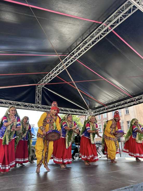  Hinduski taniec i muzyka na ząbkowickim rynku