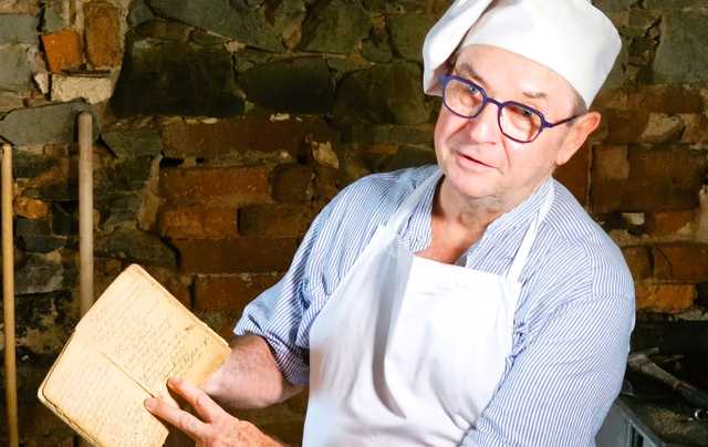 Wizyta prawnuka i praprawnuka założyciela fabryki pierników w Bardzie w Bardzkich Piernikach 