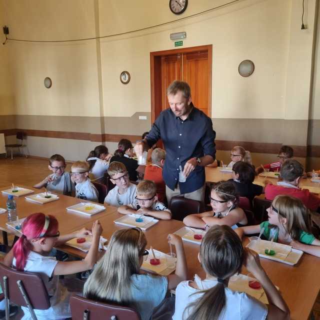 Warsztaty edukacyjne z polimerami w Kamieńcu Ząbkowickim 