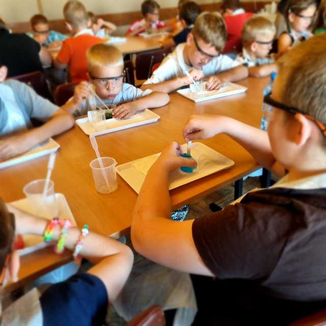 Warsztaty edukacyjne z polimerami w Kamieńcu Ząbkowickim 