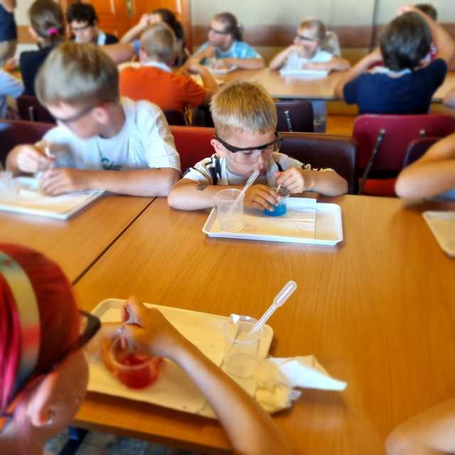 Warsztaty edukacyjne z polimerami w Kamieńcu Ząbkowickim 