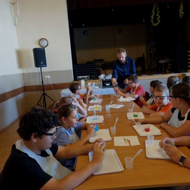 Warsztaty edukacyjne z polimerami w Kamieńcu Ząbkowickim 