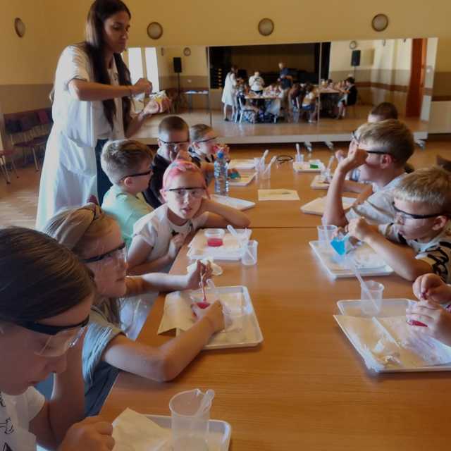 Warsztaty edukacyjne z polimerami w Kamieńcu Ząbkowickim 