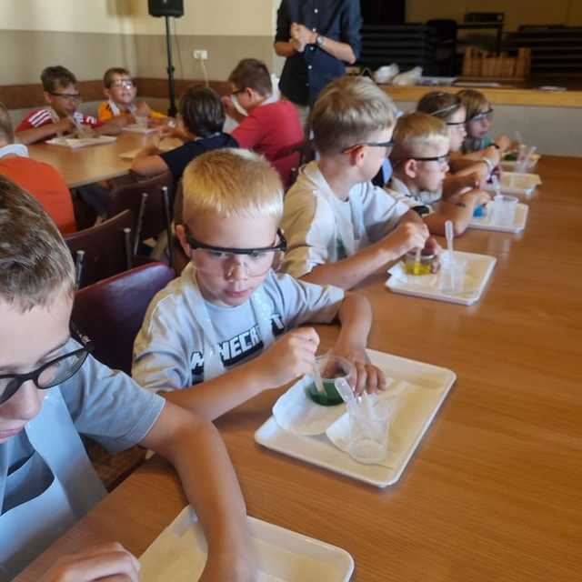 Warsztaty edukacyjne z polimerami w Kamieńcu Ząbkowickim 