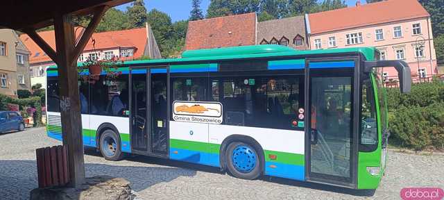 [FOTO] Autobusy Stoszowickiej Komunikacji Autobusowej już wożą mieszkańców gminy