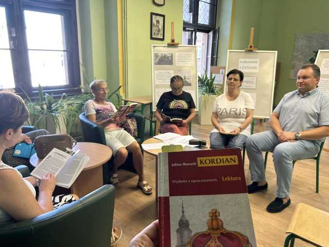 [FOTO] Literacka podróż z „Kordianem”. Narodowe Czytanie w Ząbkowicach Śląskich