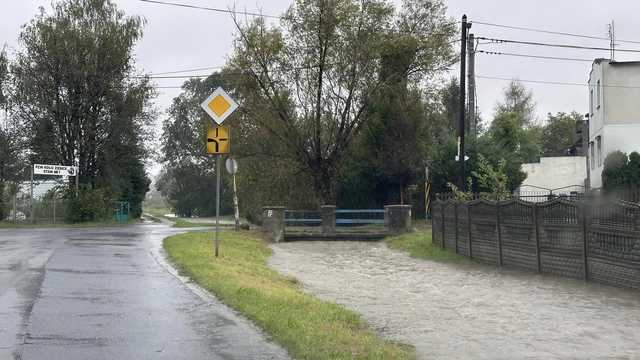 Podnoszący się poziom wód i przerwy w dostawie prądu w Gminie Ziębice