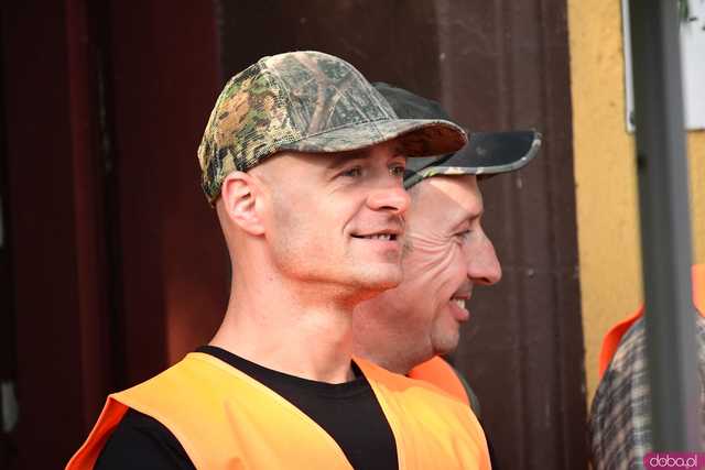 [FOTO, WIDEO] Łącząc siły dla powodzian, czyli akcja pomocowa Myśliwi Razem w Kamieńcu Ząbkowickim