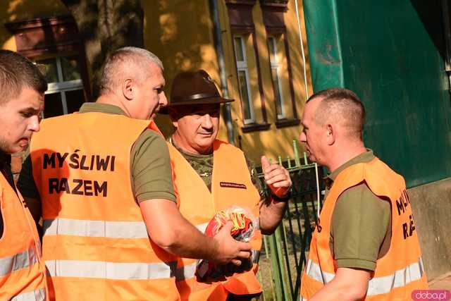 [FOTO, WIDEO] Łącząc siły dla powodzian, czyli akcja pomocowa Myśliwi Razem w Kamieńcu Ząbkowickim