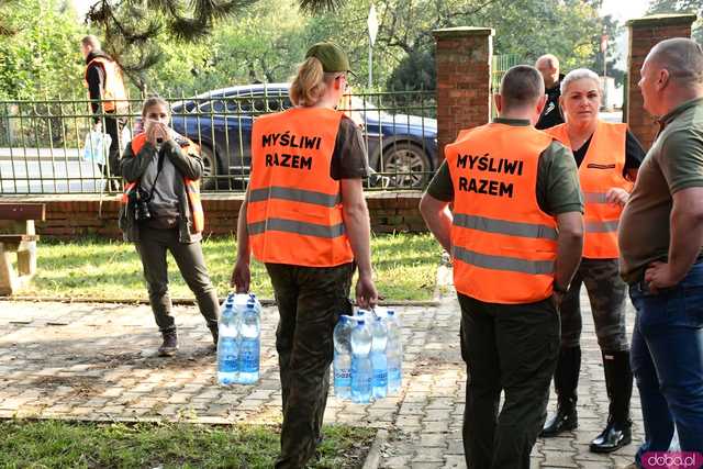 [FOTO, WIDEO] Łącząc siły dla powodzian, czyli akcja pomocowa Myśliwi Razem w Kamieńcu Ząbkowickim