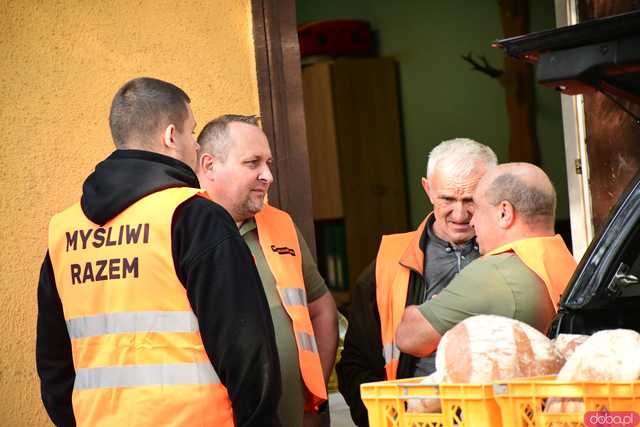 [FOTO, WIDEO] Łącząc siły dla powodzian, czyli akcja pomocowa Myśliwi Razem w Kamieńcu Ząbkowickim